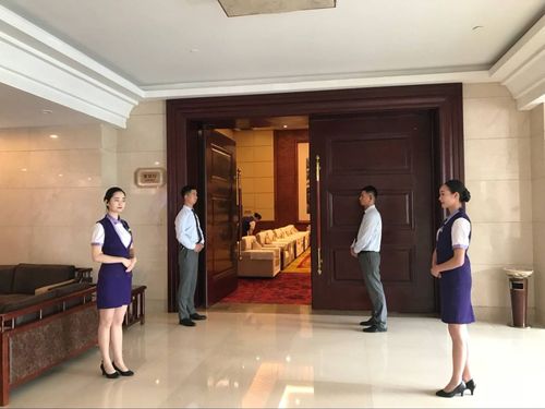 经发物业会务礼仪团队 专业服务铸就卓越，礼仪风采绽放光芒